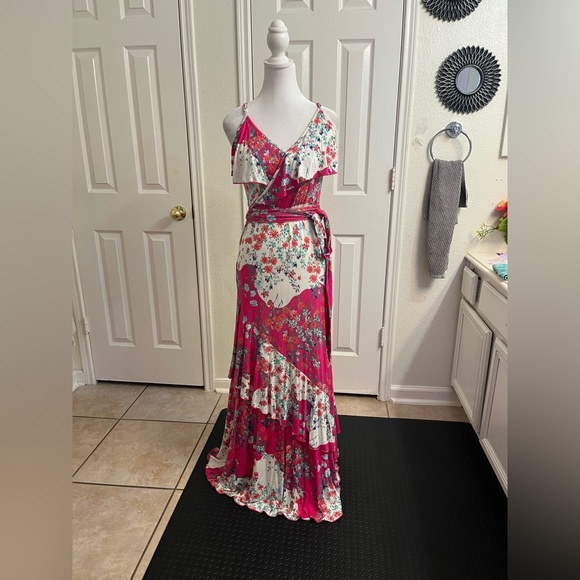 Sofia Jeans Vergara Faux Wrap Tossed Bouquet Layered Dress Women's Size XS - Picture 2 of 12